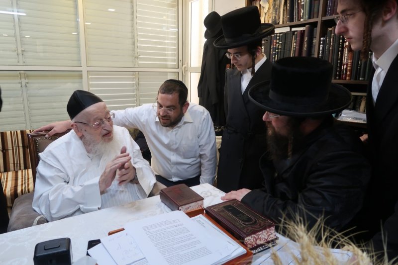 באדיבות המצלם