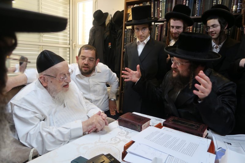 באדיבות המצלם