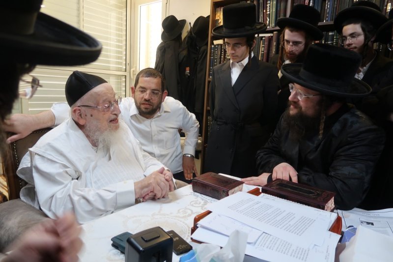 באדיבות המצלם