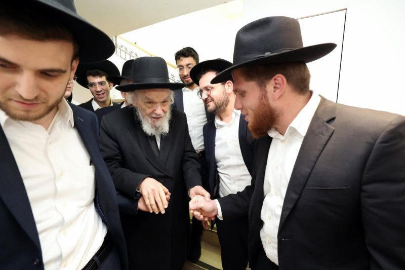 באדיבות המצלם