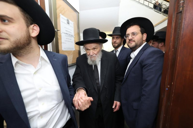 באדיבות המצלם