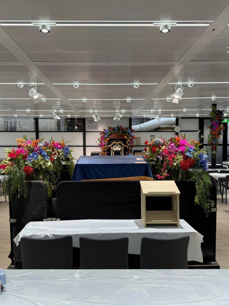 באדיבות המצלם