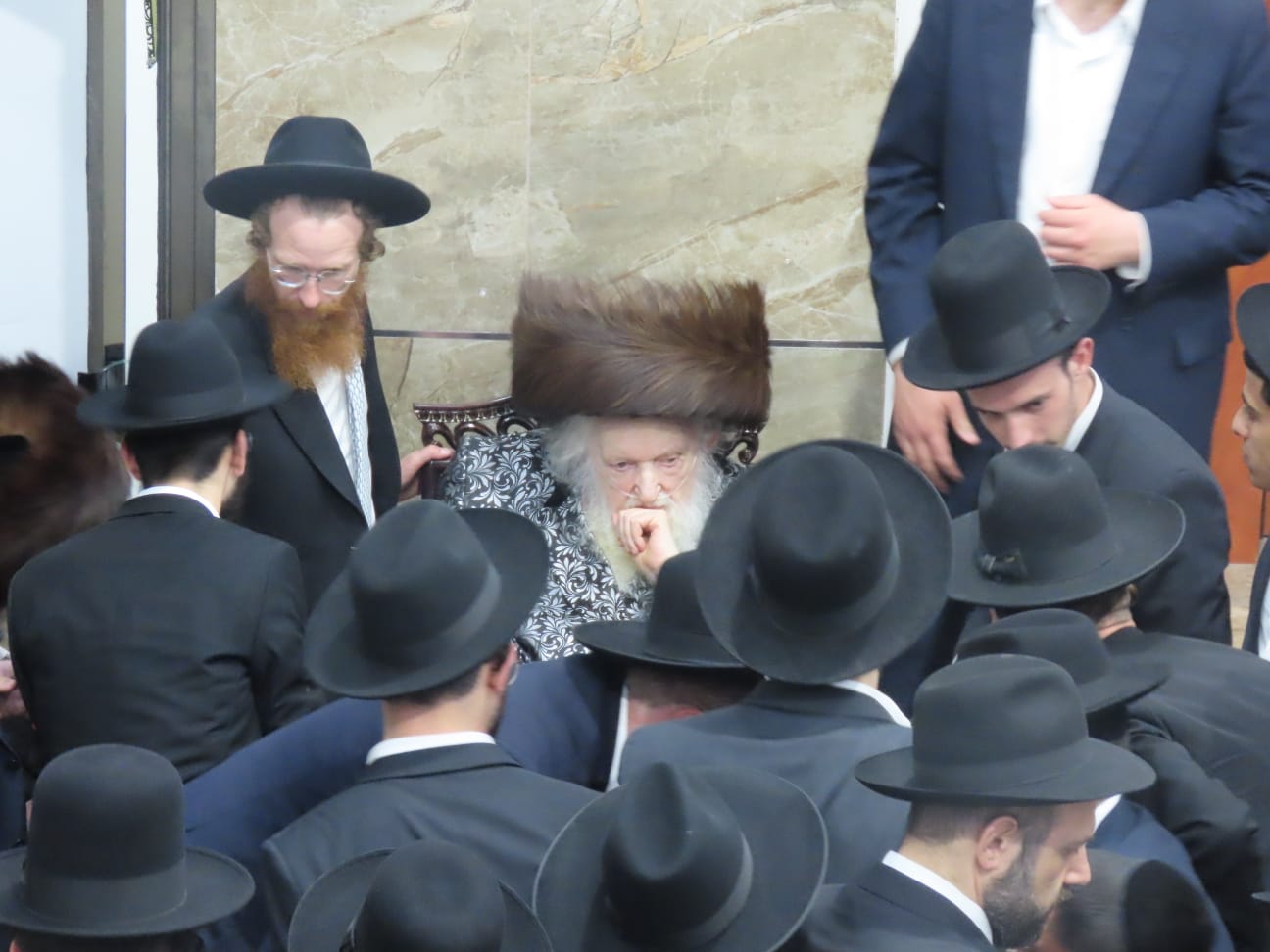 באדיבות המצלם