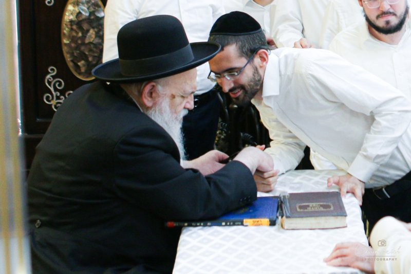 באדיבות המצלם