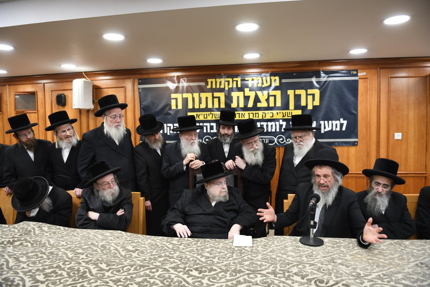 אנשיל בעק