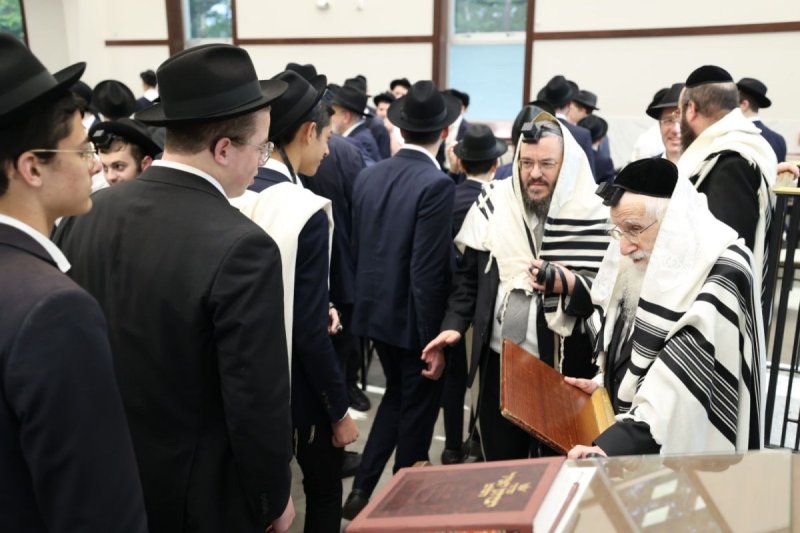 שמוליק קורלנסקי