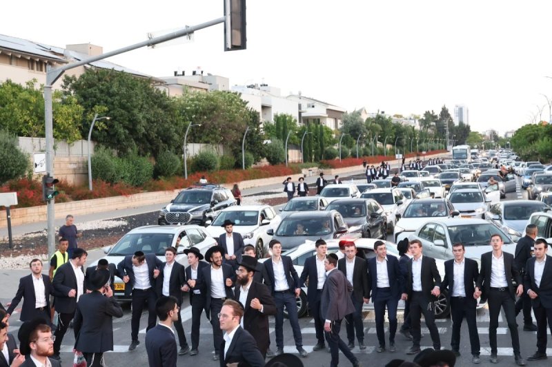 יעקב נחומי, דניאל נפוסי ופנחס עמנואל