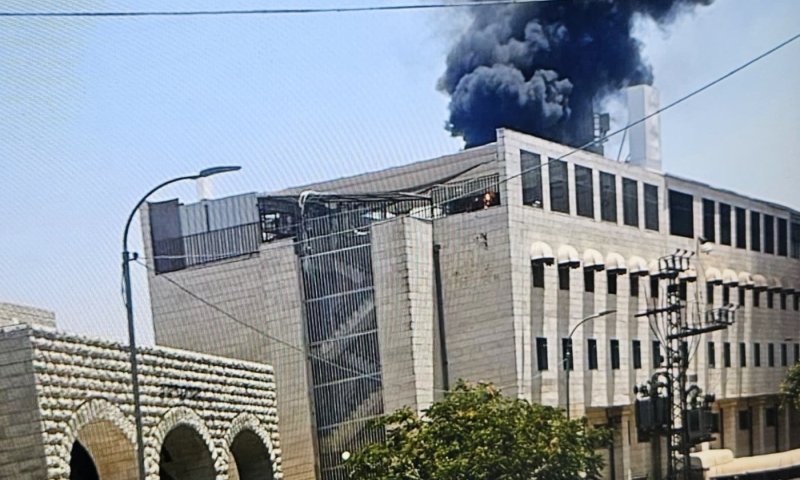 פועל חולץ במצב בינוני משריפה סמוך לישיבת אור אלחנן בירושלים
