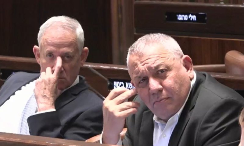 בחירות לראשות מפלגת המחנה הממלכתי: איזנקוט יחליף את גנץ?