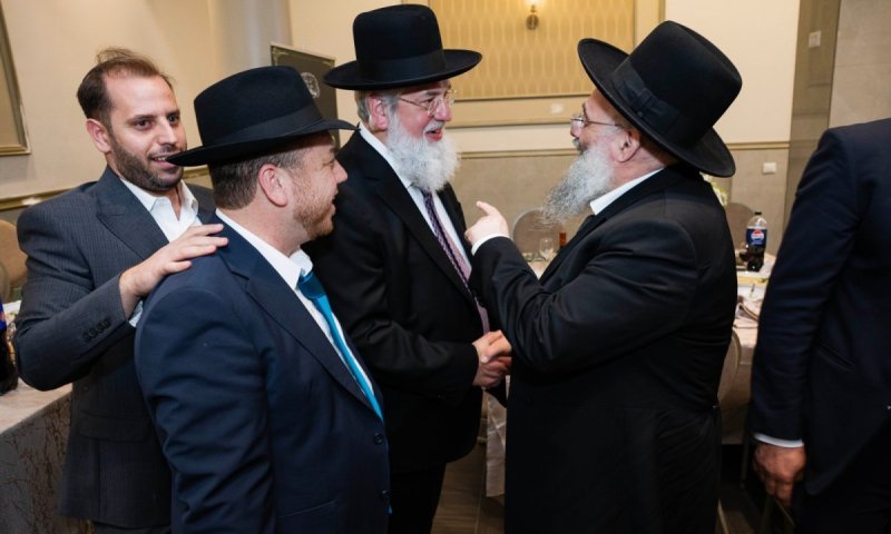 רבנים ואישי ציבור חגגו עם יחיאל סבר בבר מצווה לבנו הגדול