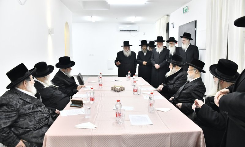 דרמה במועצת החסידית: מהלך שקט לביטול התמיכה בפיזור הכנסת