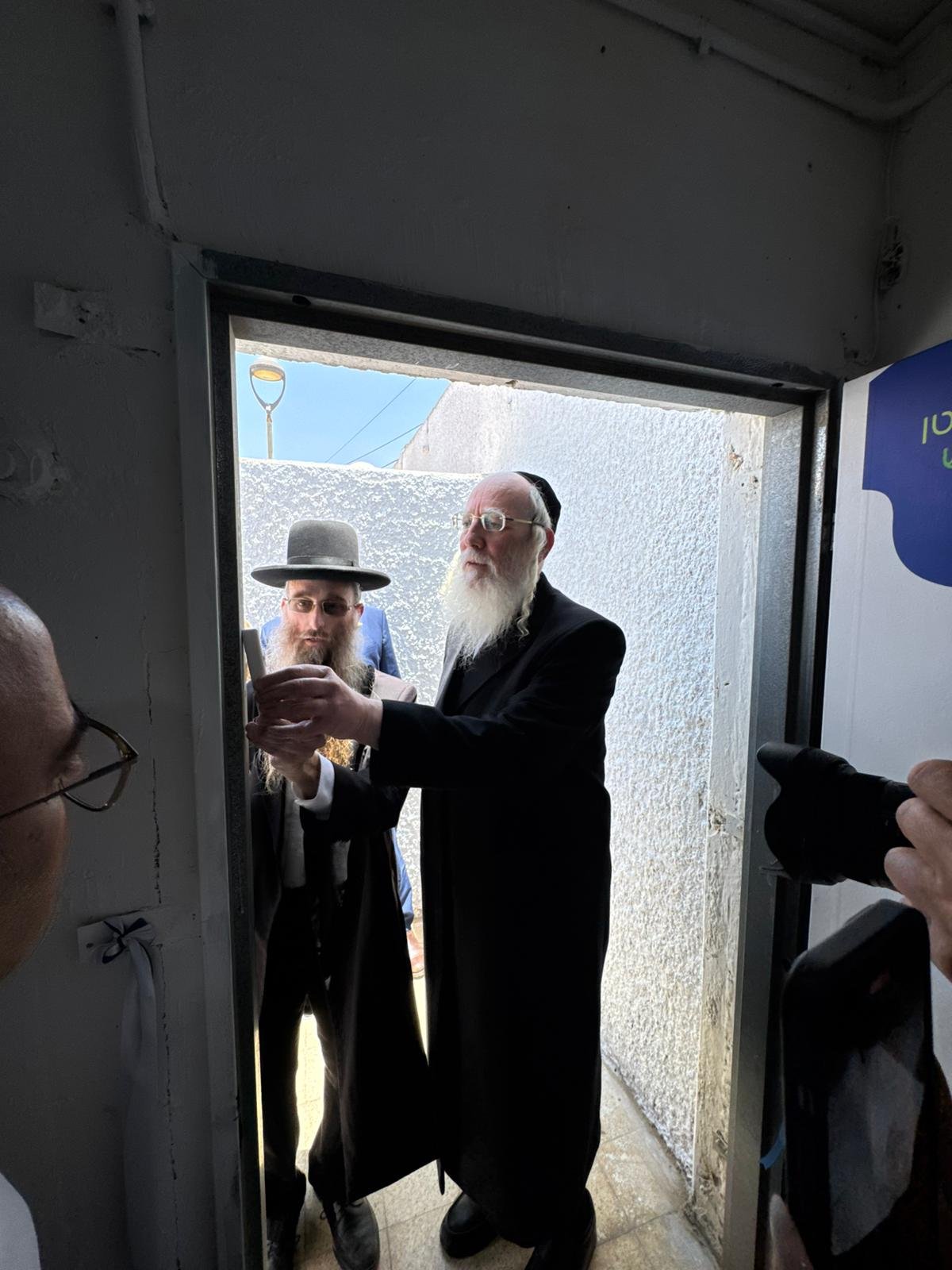 באדיבות המצלם