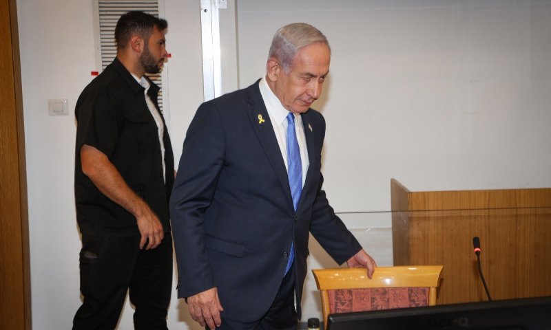 אדם צעק לעבר רה"מ - והוצא מהאולם, עו"ד חדד: "אנחנו נקום ונלך"