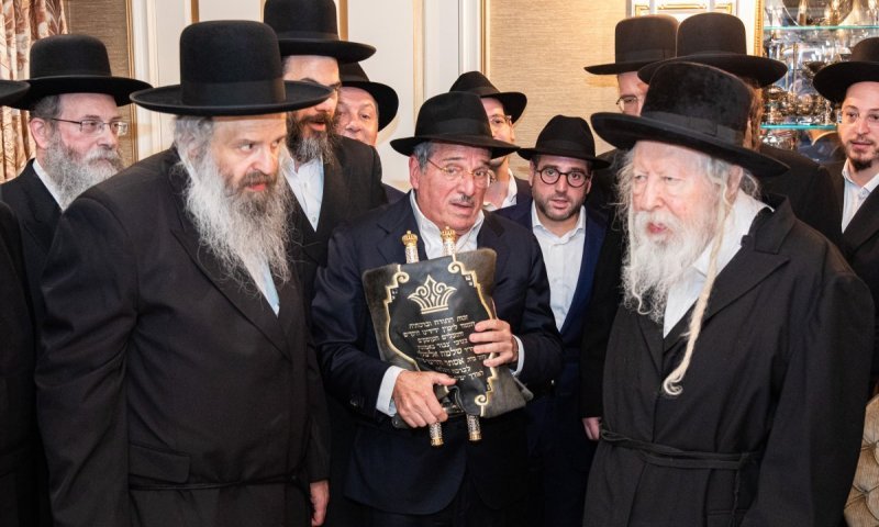 תיעוד: היום הראשון למסע האדמו"ר מגור בארה"ב להצלת עולם התורה