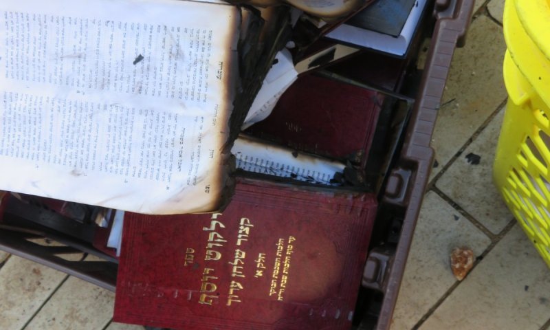 החשוד בהצתת בית הכנסת של הראש"ל - יהודי | פרטים חדשים