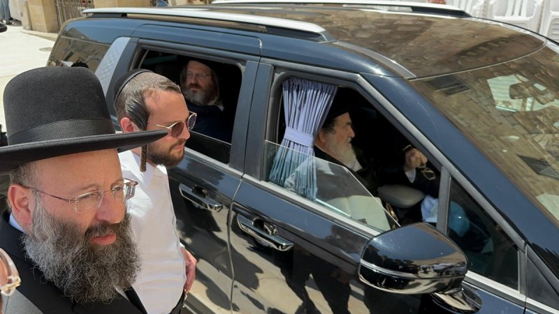 באדיבות המצלם