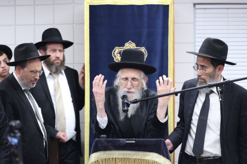 שמוליק קורלנסקי