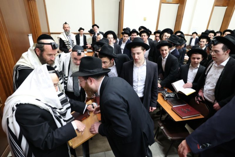 שמוליק קורלנסקי