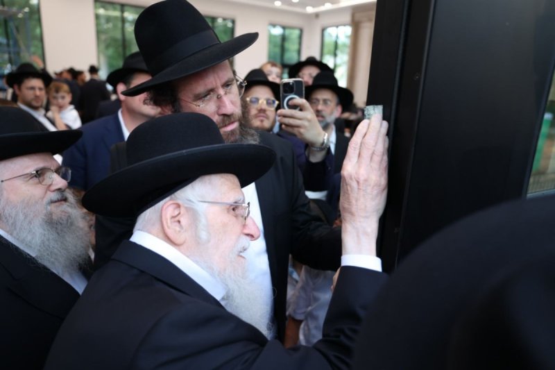 שמוליק קורלנסקי