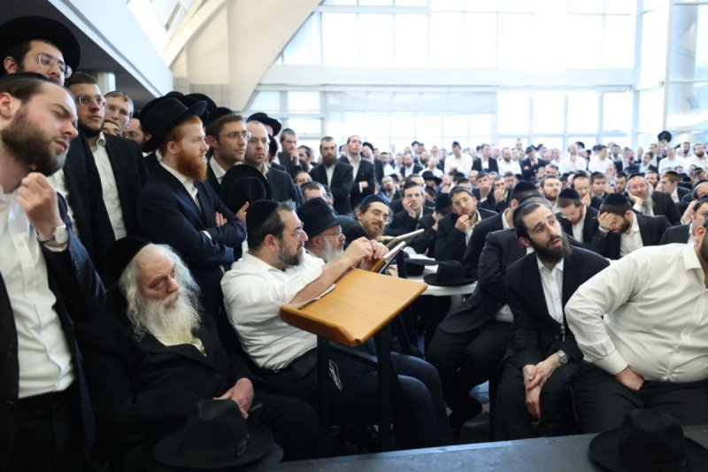 שמוליק קורלנסקי