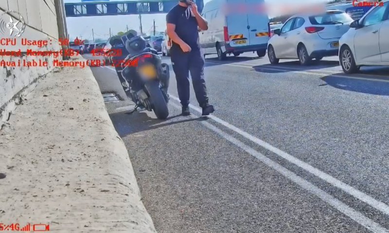 המצלמות הטקטיות מטרידות אתכם? נהג אחד לקח את זה צעד נוסף