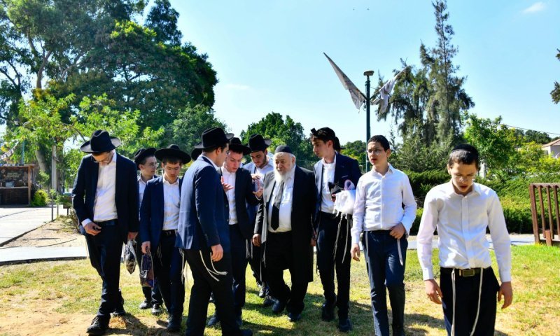 כך נראה הקעמפ היוקרתי של הליטאים מבפנים : כך נראה הקעמפ היוקרתי של הליטאים מבפנים | תיעוד ענק