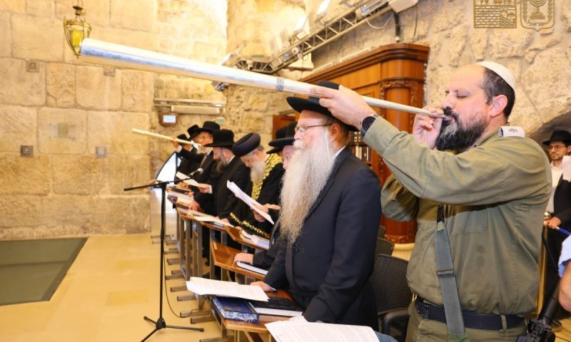 בשופרות ובחצוצרות: עצרת תפילה התקיימה ברחבת הכותל המערבי
