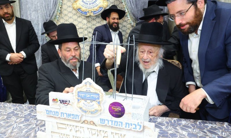 הצלם שוקי לרר חגג הנחת אבן פינה לזכר אביו - גדולי ישראל הגיעו 