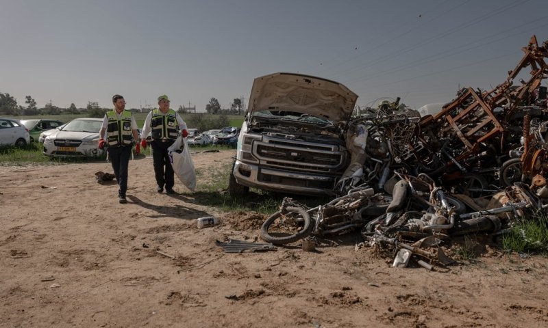 הכאוס שאחרי הטבח: בישראל חששו מאלפי נעדרים וחטופים