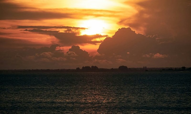 טמפרטורות גבוהות, הרוחות יתחזקו בעיקר בדרום וייתכן אובך