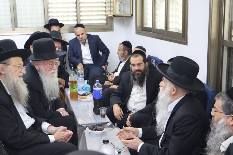 באדיבות המצלם