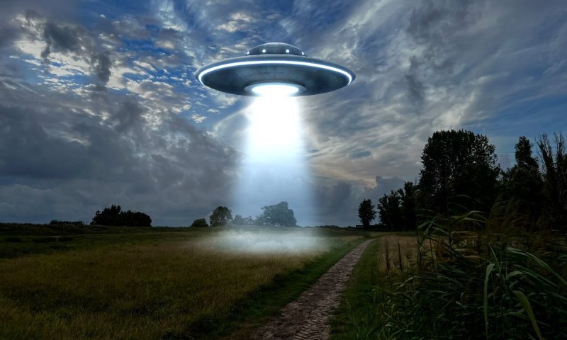 בקרוב הכל ייחשף? טראמפ פותח את התיקים המסווגים על עב"מים