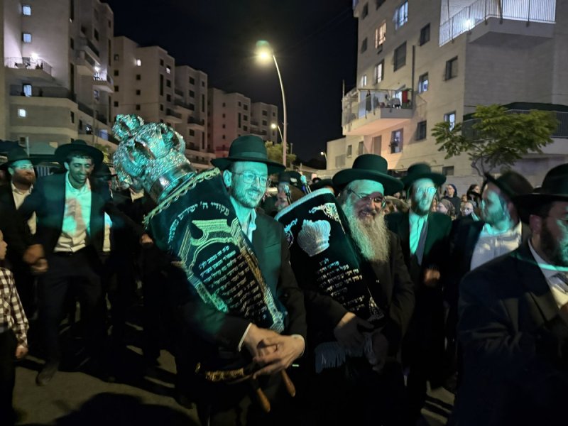 באדיבות המצלם