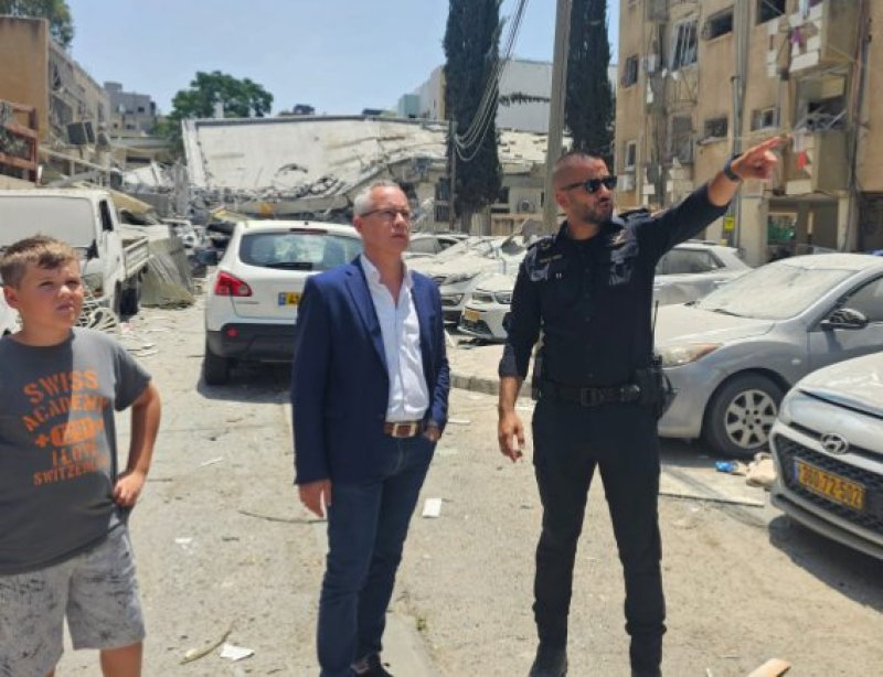 באדיבות המצלם