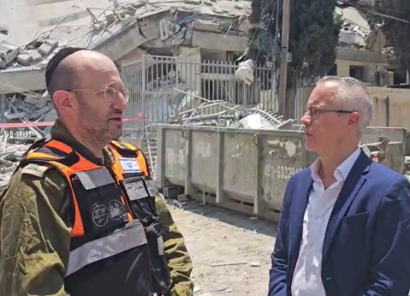 באדיבות המצלם