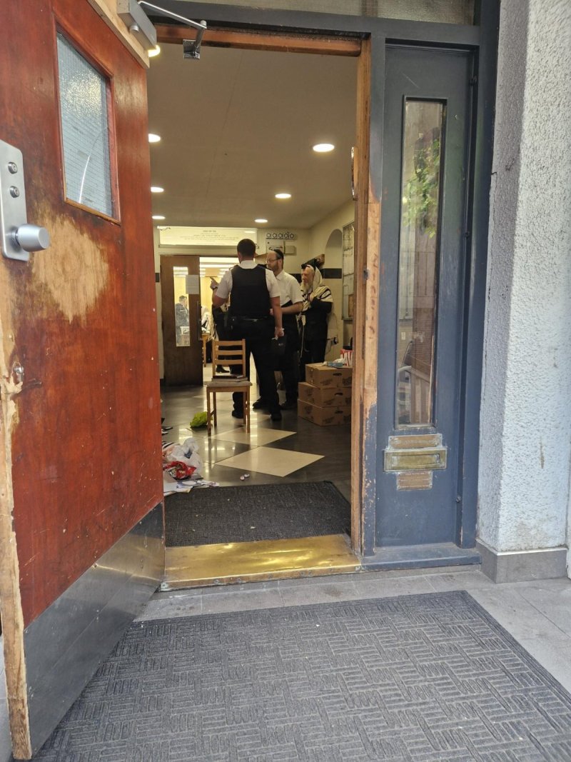 באדיבות המצלם