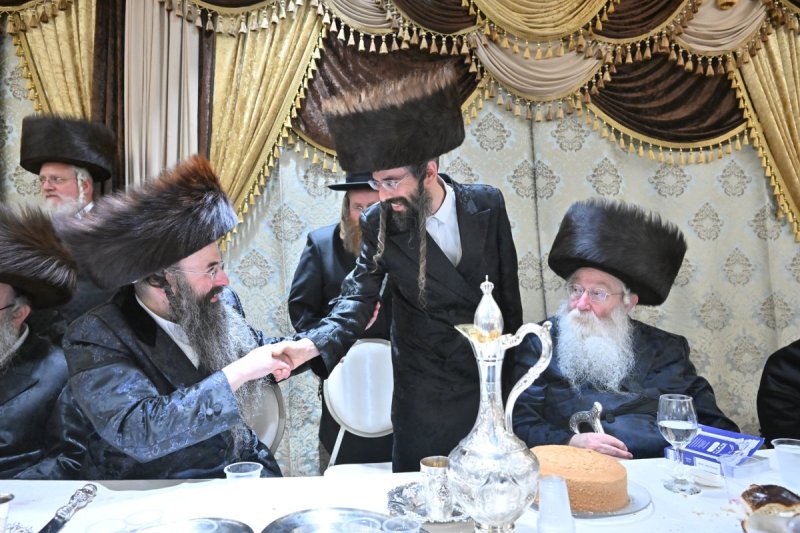 באדיבות המצלם