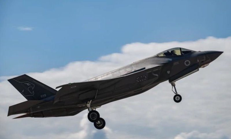 כמעט אסון מעל איראן: הטיל ששוגר לעבר מטוס חיל האוויר והחמיקה הנועזת של הטייס