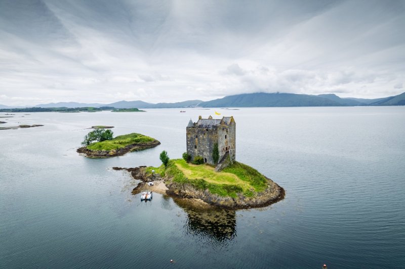 <blat>shutterstock</blat>