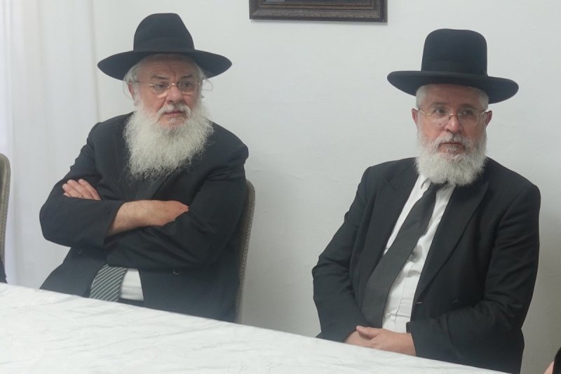 באדיבות המצלם