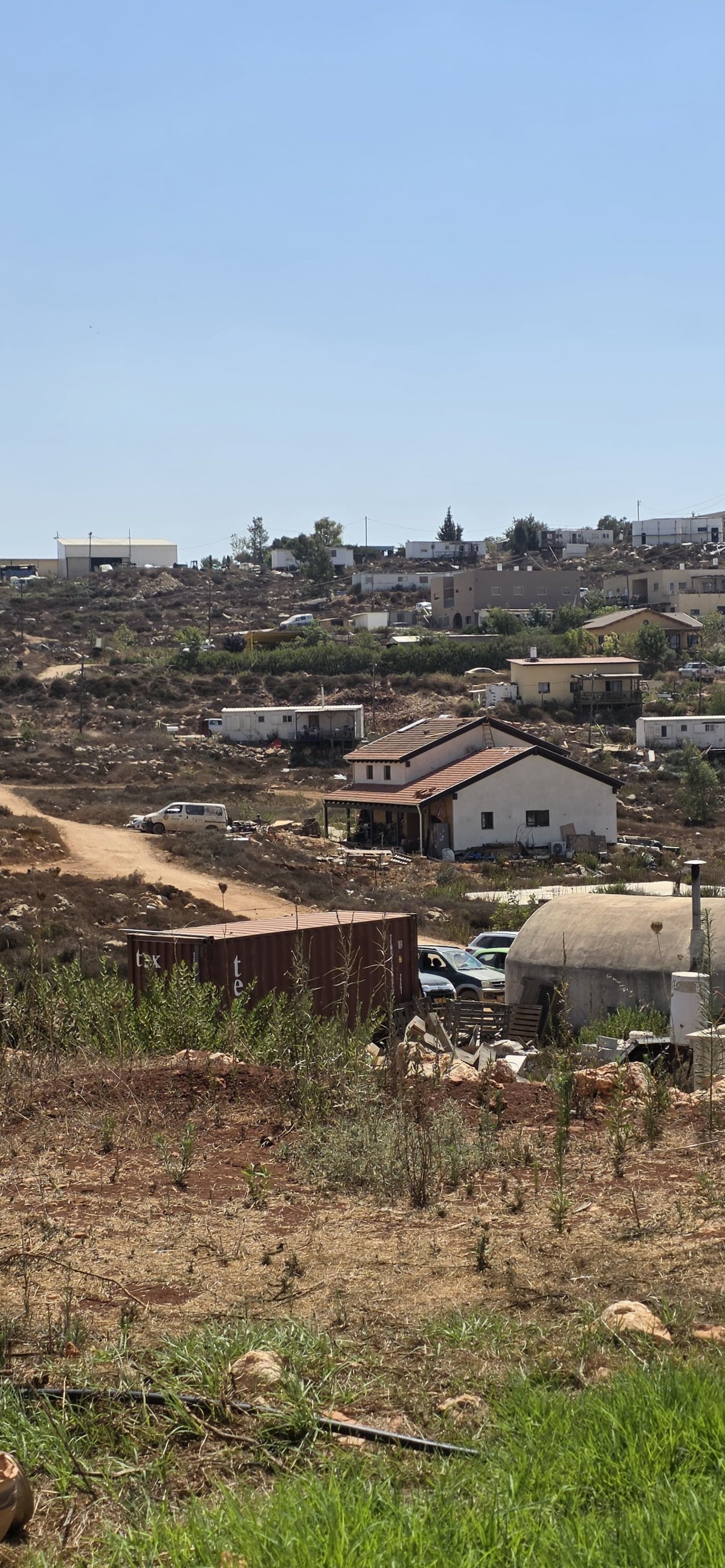 בחדרי חרדים