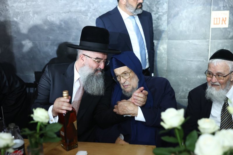 באדיבות המצלם