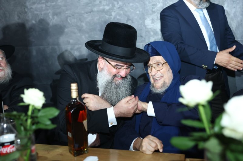 באדיבות המצלם