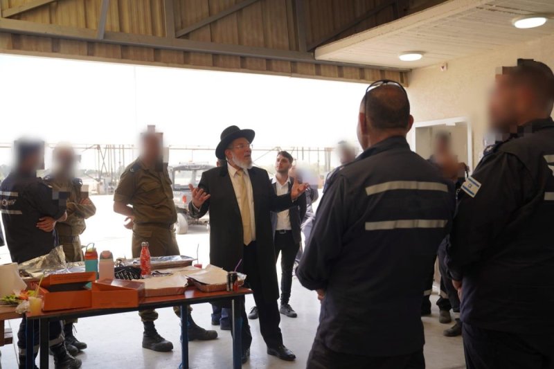 באדיבות המצלם