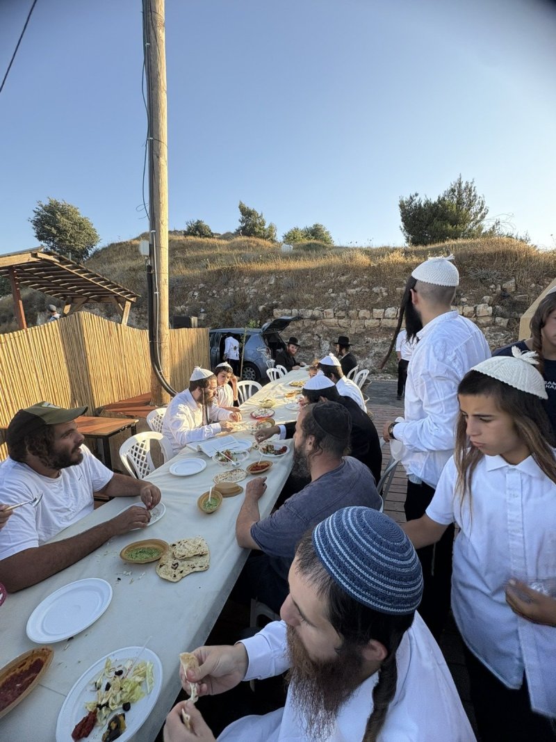 באדיבות המצלם