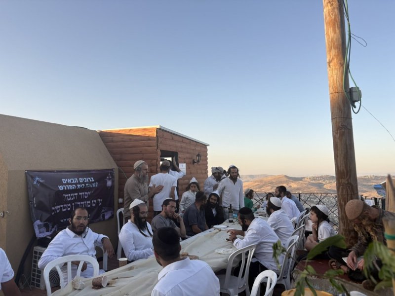 באדיבות המצלם