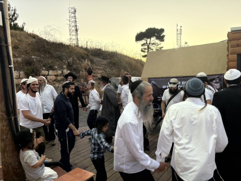 באדיבות המצלם