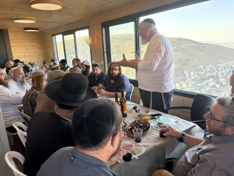 באדיבות המצלם