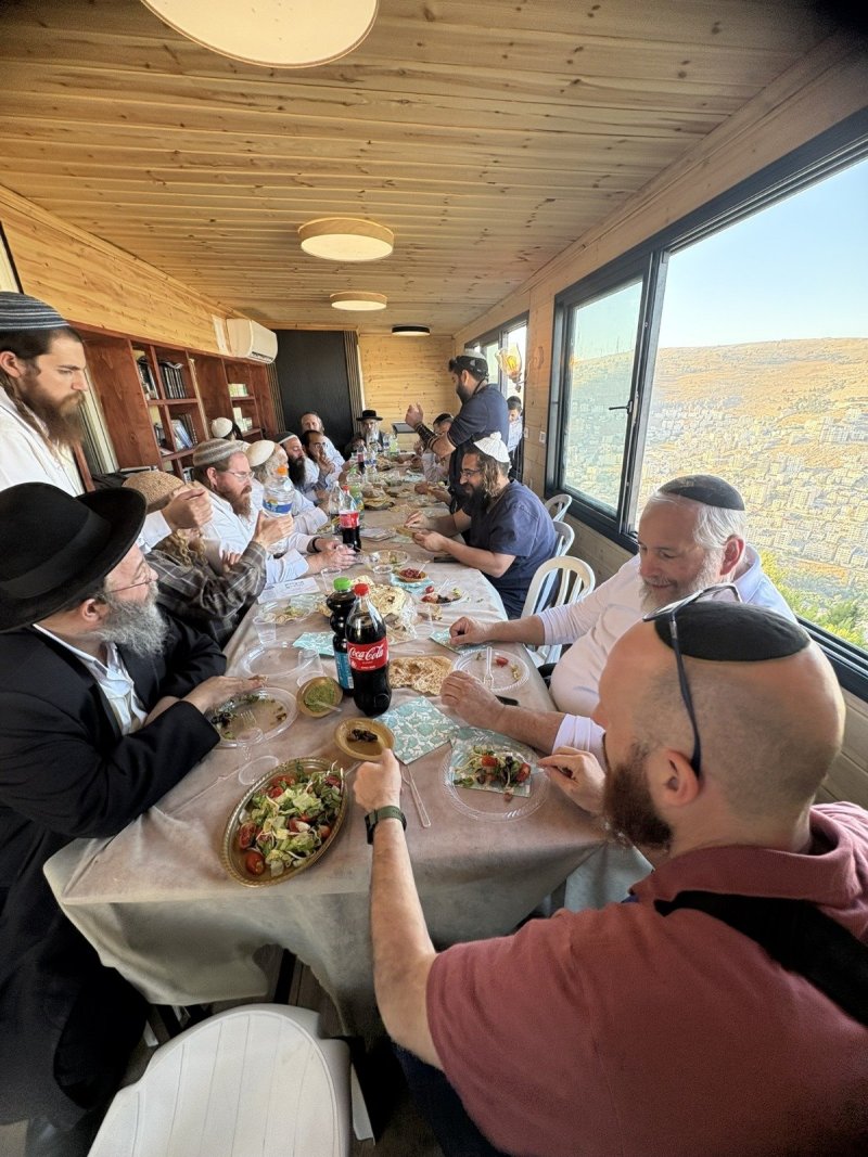 באדיבות המצלם