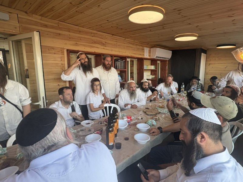 באדיבות המצלם